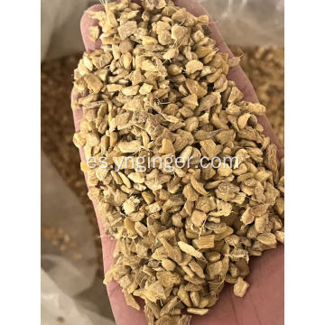 Extracción de materia prima orgánica Gránulos de jengibre secos pelados